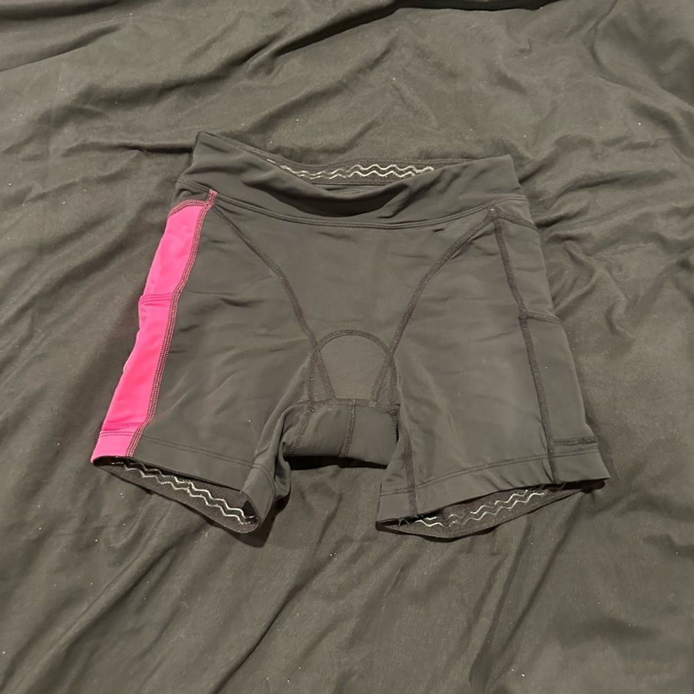 Size S women work out shorts black and pink